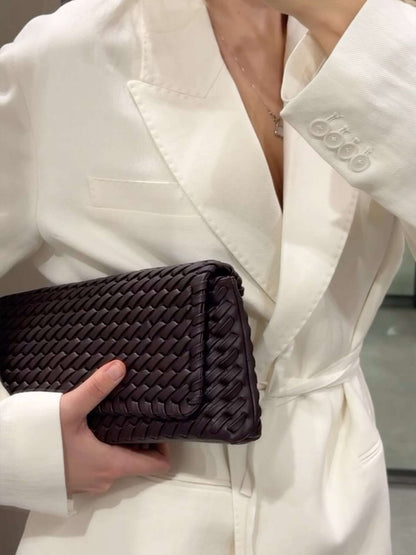 Damentasche Baguette Bag geflochten Kunstleder dunkelbraun mit Schulterriemen