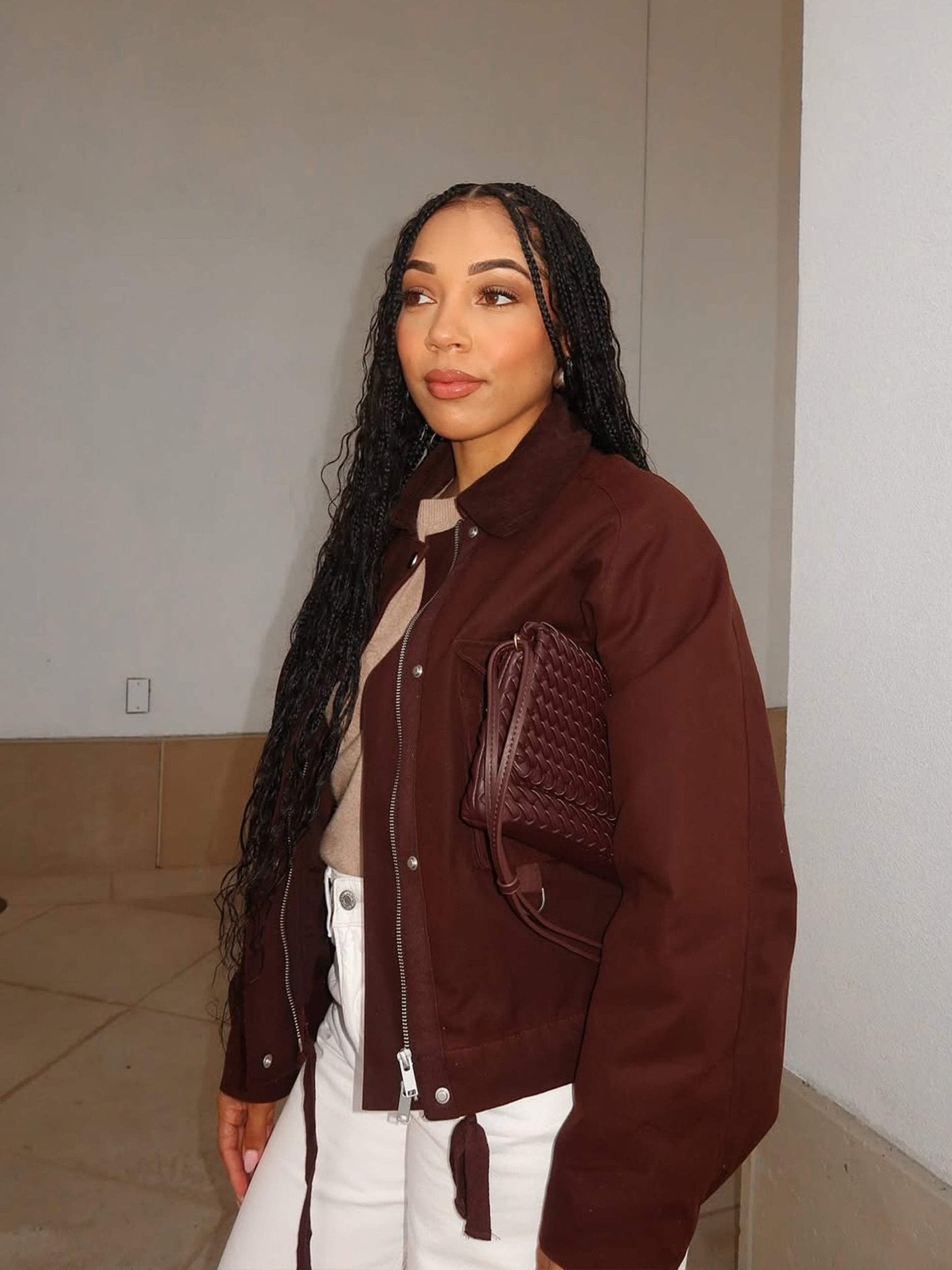 Damentasche Baguette Bag geflochten Kunstleder dunkelbraun mit Schulterriemen